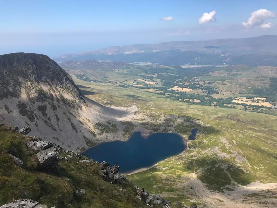 ドルゲラウ Y Cwtch - Panoramic Mountain Views Within Snowdonia'S National Park - 4X4 Recommendedヴィラ エクステリア 写真